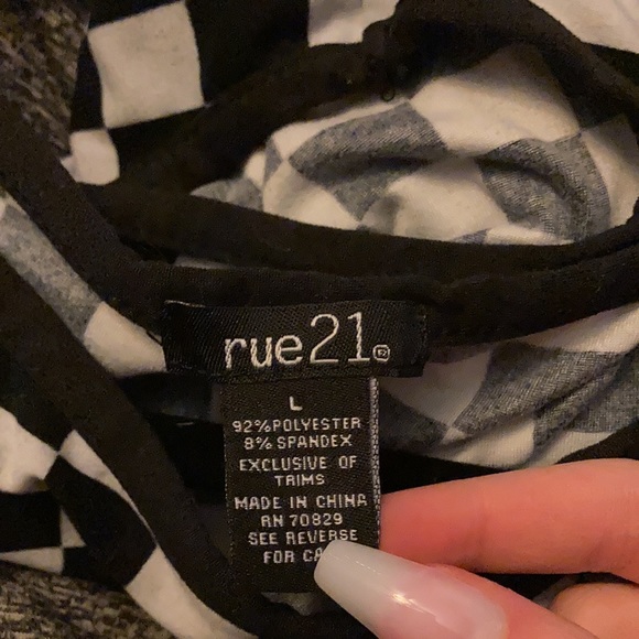 Checkered Tank - Picture 2 of 3